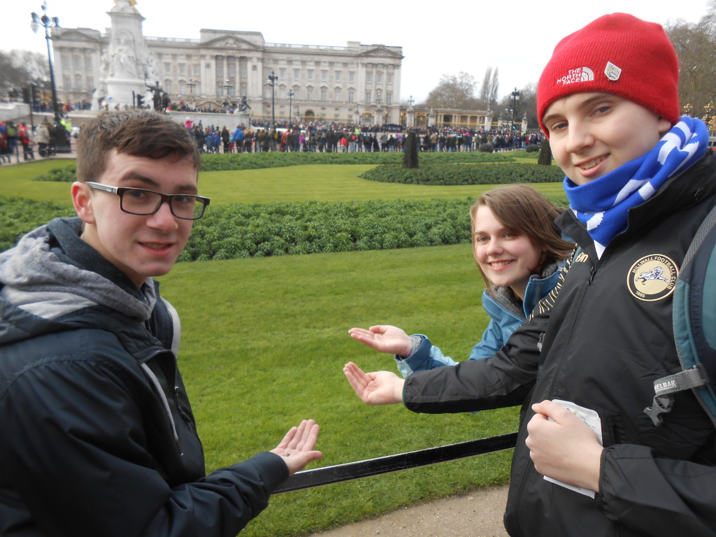 Nick, Hayly & Garrett at Buckingham Palace